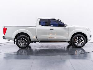 Nissan, NP 300 Navara 2017 Nissan Navara NP 300 2.5 KING CAB V ปี 2017 เครื่องยนต์ 2500 cc ระบบน้ำมัน Mellocar
