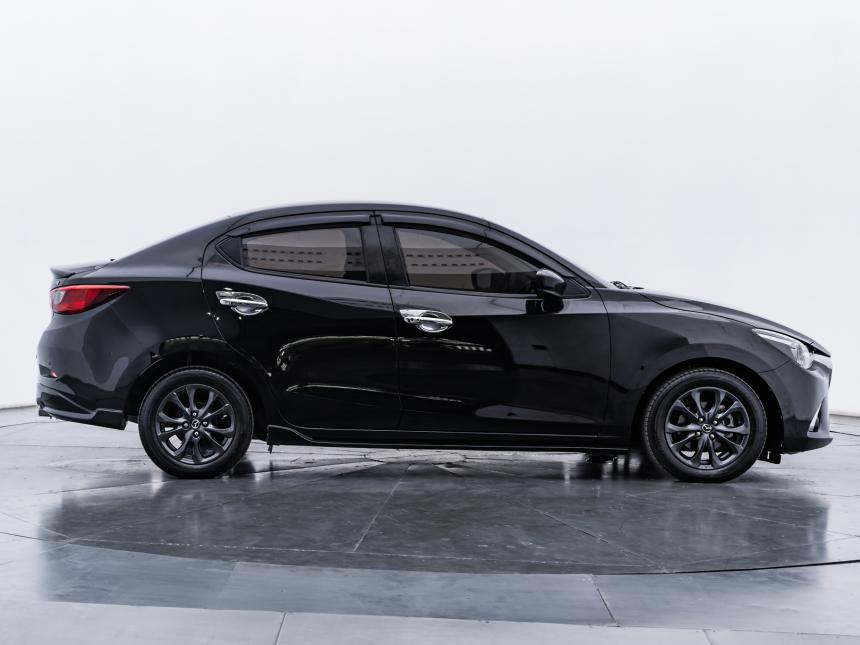 MAZDA2