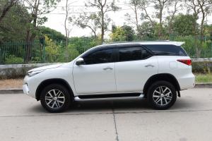 TOYOTA FORTUNER 2.4  เลขไมล์ : 93,014 สีขาว - ฟอร์จูนเนอร์มือสอง Toyota, Fortuner 2019