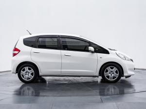 Honda, Jazz 2014 Honda Jazz 1.5 S ปี 2014 เกียร์ออร์โต้ สีขาว เลขไมล์ 143,xxx กม. Mellocar