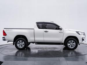 TOYOTA Hilux Revo 2.4 SMART   ปี 2018  เกียร์ธรรมดา สีขาว เลขไมล์ 70,,xxx กม. Toyota, Hilux Revo 2018