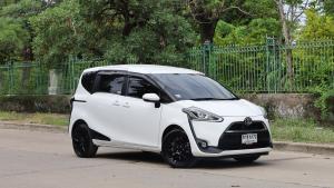 Toyota  SIENTA 1.5 V ปี 2017  สีขาว สภาพสวย Toyota, Sienta 2017