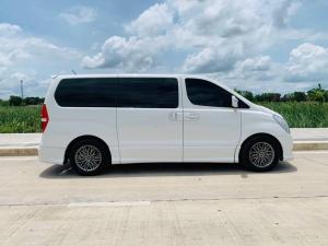 HYUNDAI H1 2.5 LIMITED II   ปี 2017 Sunroof 2 หน้า-หลัง Hyundai, H-1 2017