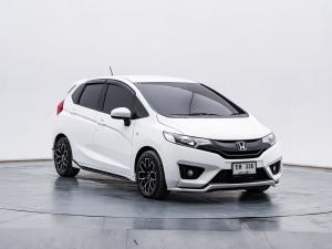 Honda Jazz 1.5 S ปี 2016   เกียร์ออร์โต้ สีขาว เลขไมล์ 131,xxx กม. Honda, Jazz 2016