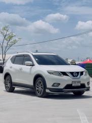 NISAAN XTRAIL Wagon 4dr V 7st CVT 4WD 2.5i Y2015  สีขาว เกียร์ออโต้ Nissan, X-Trail 2015