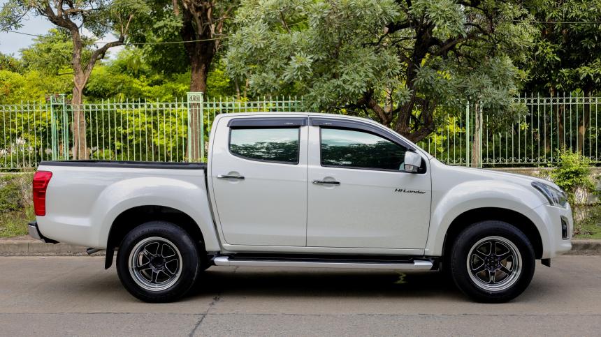 ISUZU