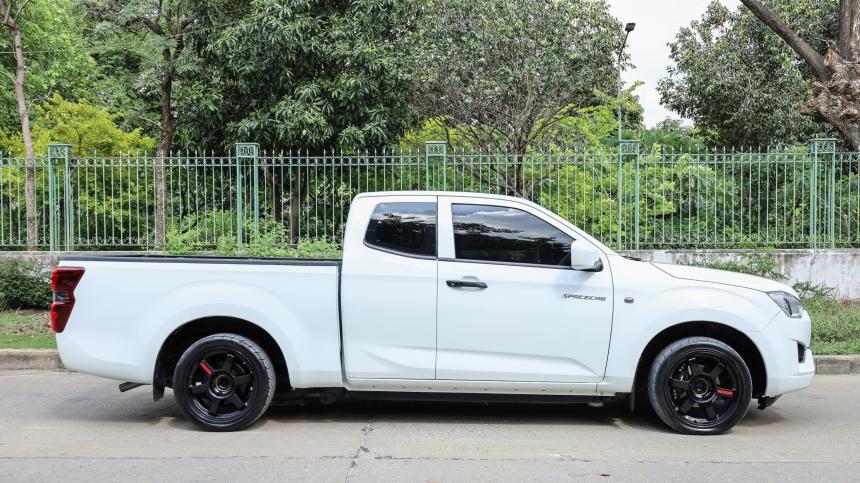 ISUZU