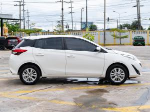 Toyota Yaris 1.2 E ปี 2018  เกียร์ออร์โต้ สีขาว เลขไมล์ 81,,xxx กม. Toyota, Yaris 2018