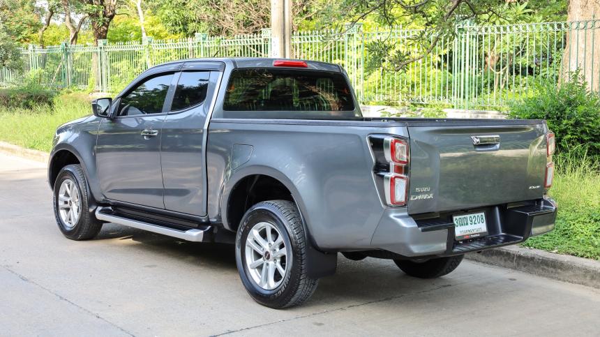 Isuzu