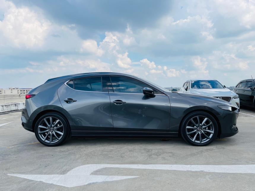 MAZDA3