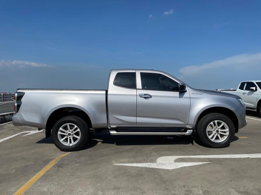 Isuzu