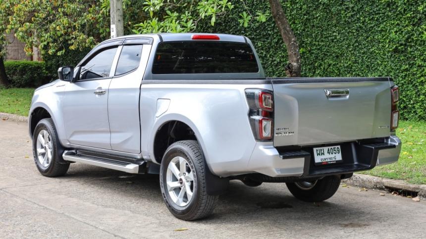 Isuzu