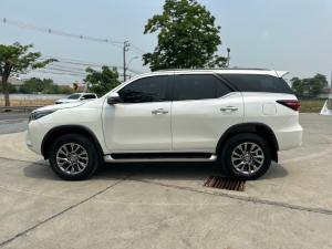 Toyota, Fortuner 2021 TOYOTA FORTUNER Wagon 4dr V 7st Auto 6sp RWD 2.4DCT ปี 2021 สีขาวออโต้ Mellocar
