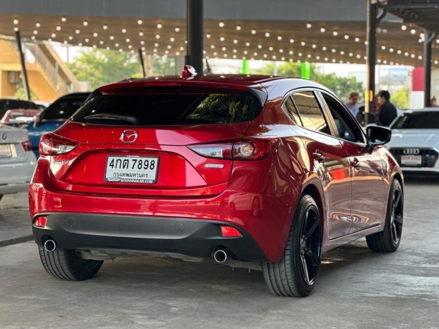 MAZDA3