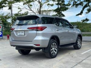 Toyota, Fortuner 2017 TOYOTA FORTUNER Wagon 4dr V 7st Auto 6sp RWD 2.4DCT สีเทา Y2017   ออโต้ Mellocar