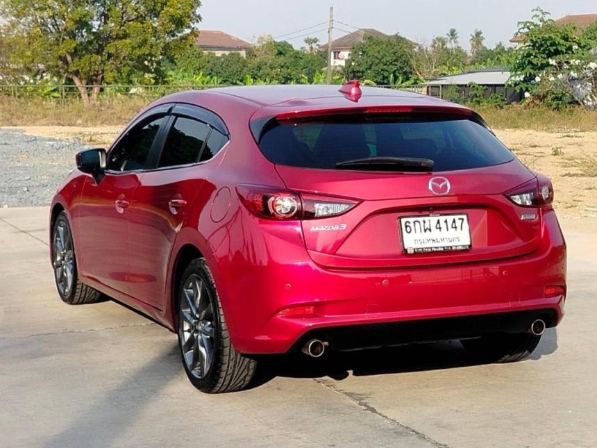 MAZDA3
