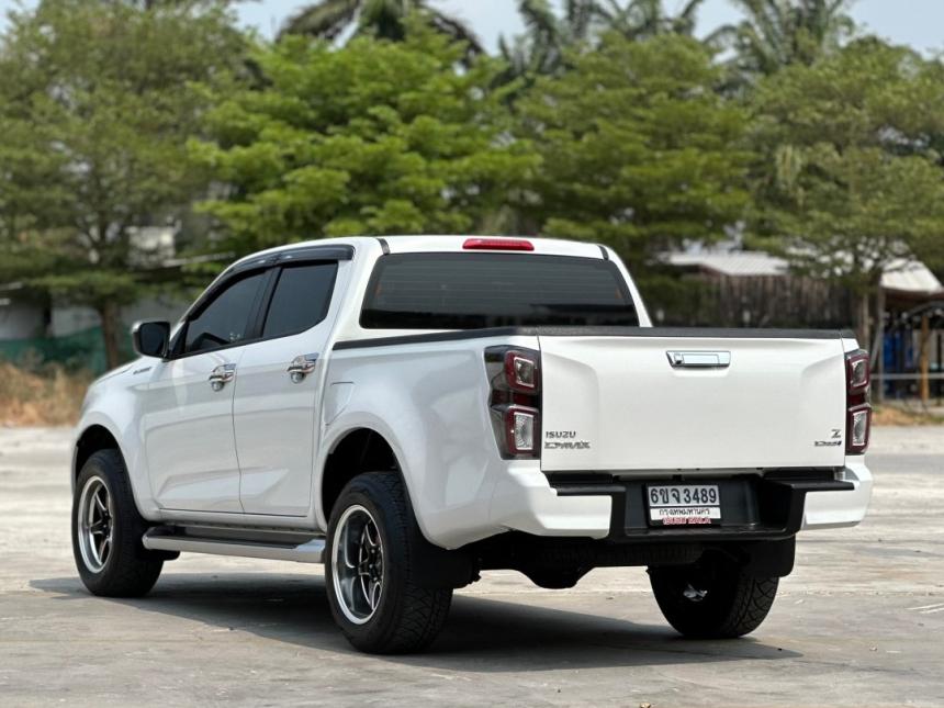 Isuzu