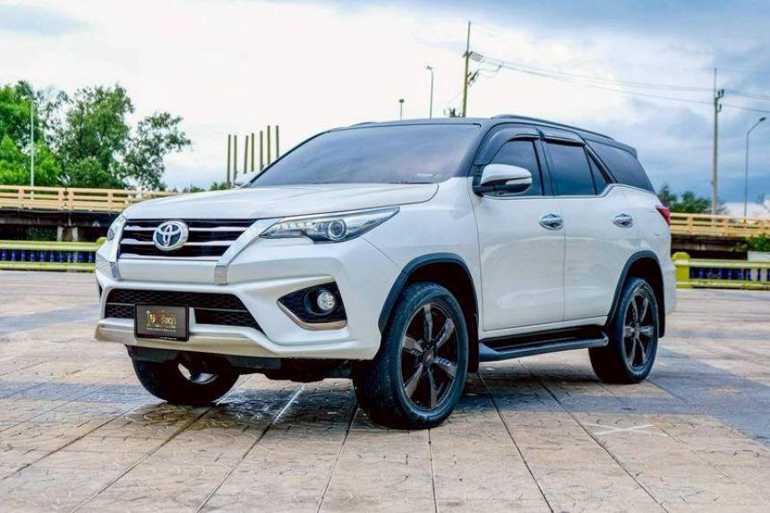 toyotafortuner2.8trdsportivo4wdมือสอง
