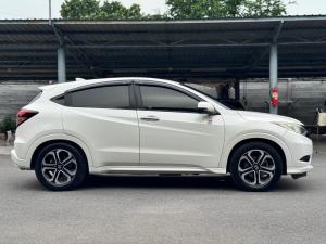 Honda, HR-V 2015 HONDA HRV 1.8 EL  ปี 15 สีขาว  ออโต้  สวยหรูสปอร์ตน่าขับมากๆ Mellocar