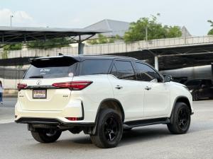 Toyota, Fortuner 2021 TOYOTA FORTUNER Wagon 4dr Legender 7st Auto 6sp RWD 2.8DCT 4WD Y2021 สีขาว ออโต้ Mellocar
