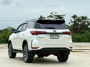 Toyota, Fortuner 2022 TOYOTA FORTUNER Wagon 4dr Legender 7st Auto 6sp RWD 2.8DCT 2WD Y2022 สีขาว ออโต้ Mellocar