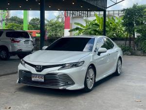TOYOTA. CAMRY  Sedan 4dr SA 8sp FWD 2.5 G  Y2020. สีขาว  ออโต้ Toyota, Camry 2020