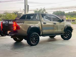 ซื้อToyotaRevoRoccoมือสอง