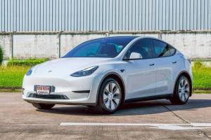 Tesla, Model Y  2022 TESLA MODEL Y REAR WHEEL DRIVE 2022 จด 2023    ราคา  1,050,000 บาท Mellocar