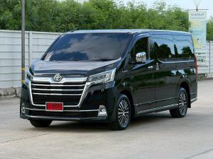 MajestyเทียบAlphard